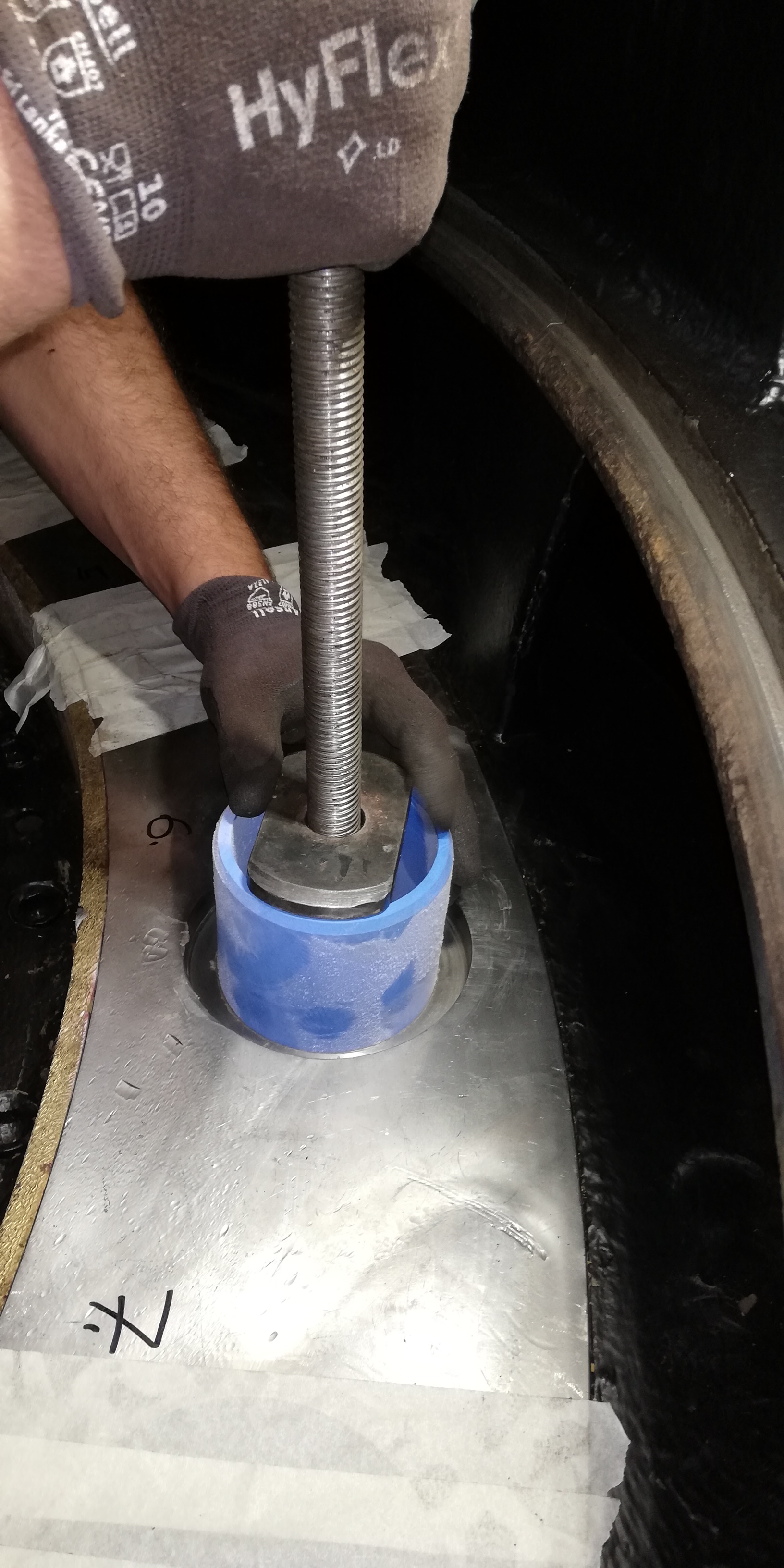 Thordon’s ThorPlas-Blue wicket gate bearings being installed